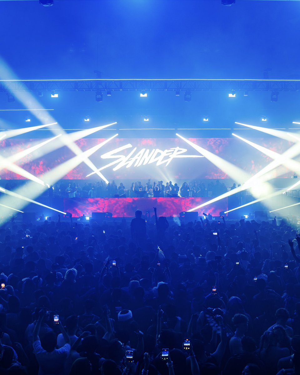 Countdown NYE tweet media