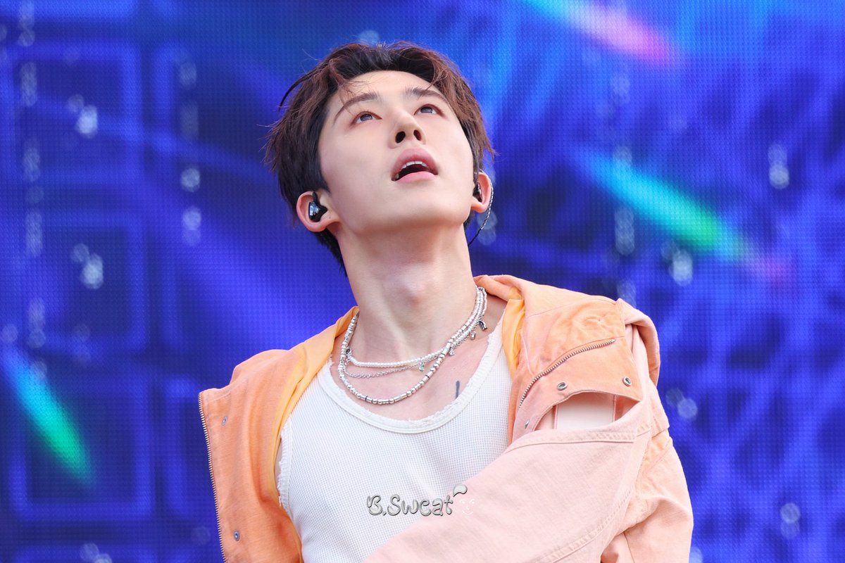 b_sweat_'s tweet photo. Welcome 2026 Chapter ◓⃙ 

#비아이 #김한빈 #BI #HANBIN #한빈 https://t.co/fcoqxsuqs0