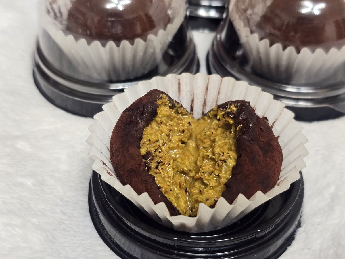 오늘 두쫀쿠 알바하고 시급 두쫀쿠1알로 6개 받아왔어요