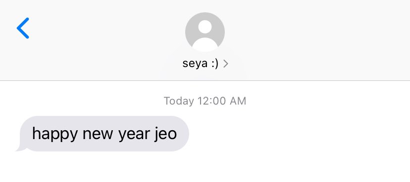 a #bbangsaz short filo au

still in their magkaaway timeline, nine did the first move and greeted jeo a happy new year.