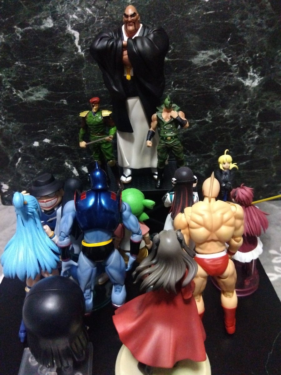 夜のフィギュア撮影会 1/1お題「フリー」 塾長より新年の挨拶だ