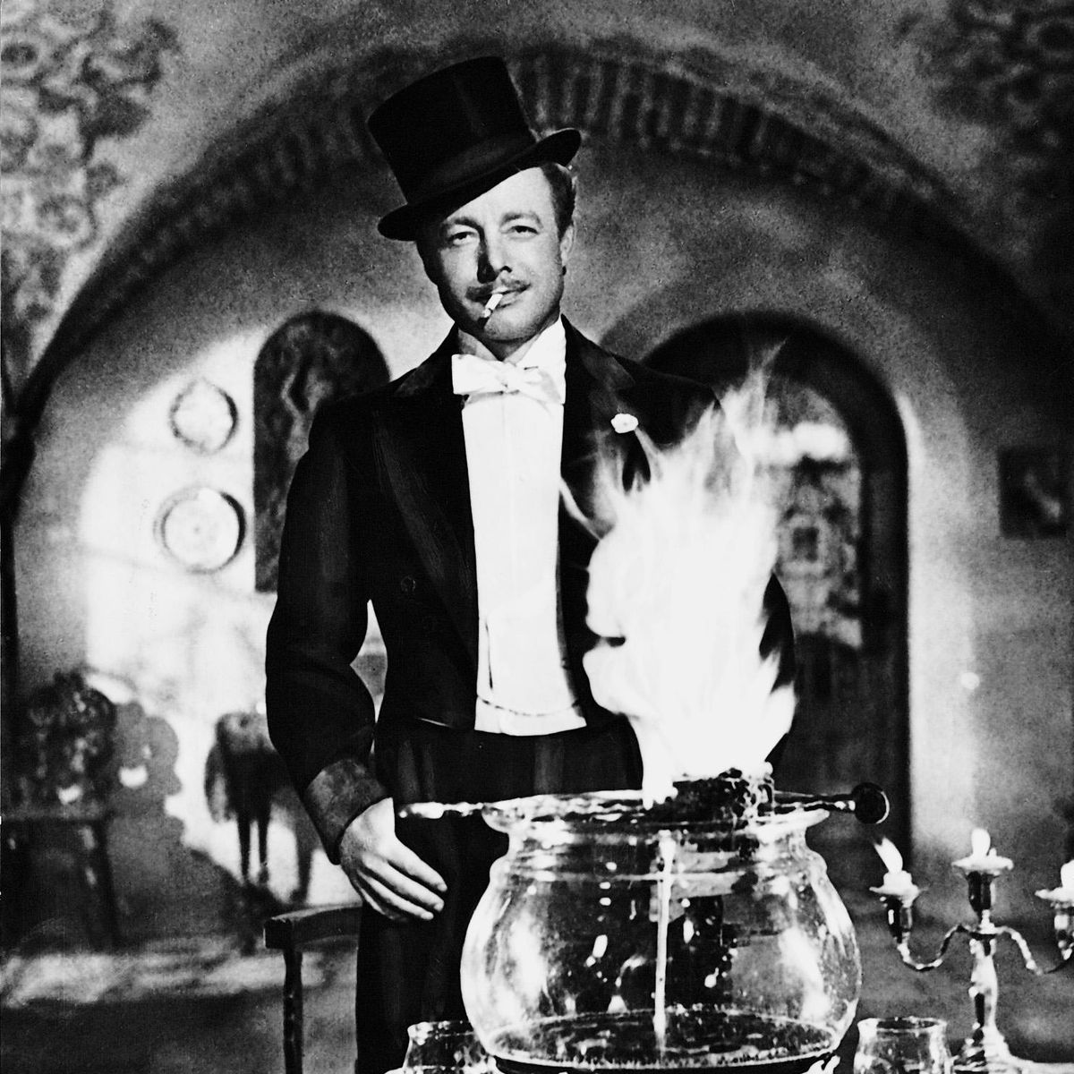 The 1944 movie Die Feuerzangenbowle (The Punch Bowl) has cult status in Germany - a rare example of a nazi-era film shown in East and West Germany and still enjoyed today.
ZEITGEIST braving it with a post on history, alcohol and memory on New Year's Day👇
katjahoyer.uk/p/start-the-ye…
