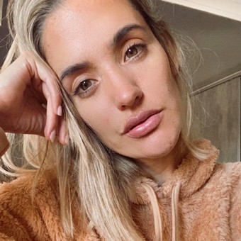 Yesica Loreley Quevedo. Vive en nordelta, manejó borracha, atropello y mató a un laburante y lo abandonó 

📍Si creemos en la libertad por sobre todas las cosas, si el presidente dice que traficar, contrabandear, evadir es de héroes, porque conducir en pedo y a alta velocidad no?