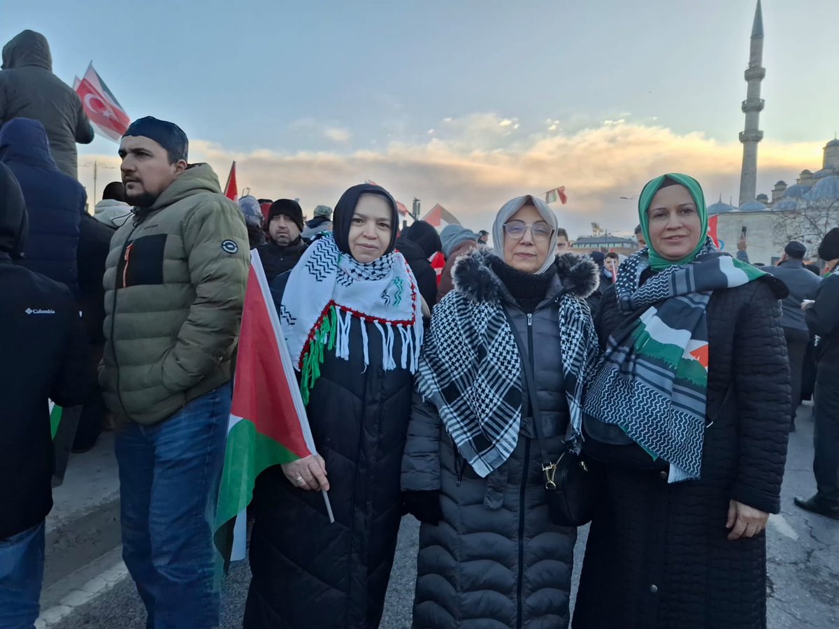 NurdanOzavc's tweet photo. Sinmiyoruz Susmuyoruz Filistin’i Unutmuyoruz 🇵🇸

#JusticeForPalestine
@salihademirer 
@AKKadinSisli 
@Haticeyucel2023 https://t.co/wZwM4Nm7wK
