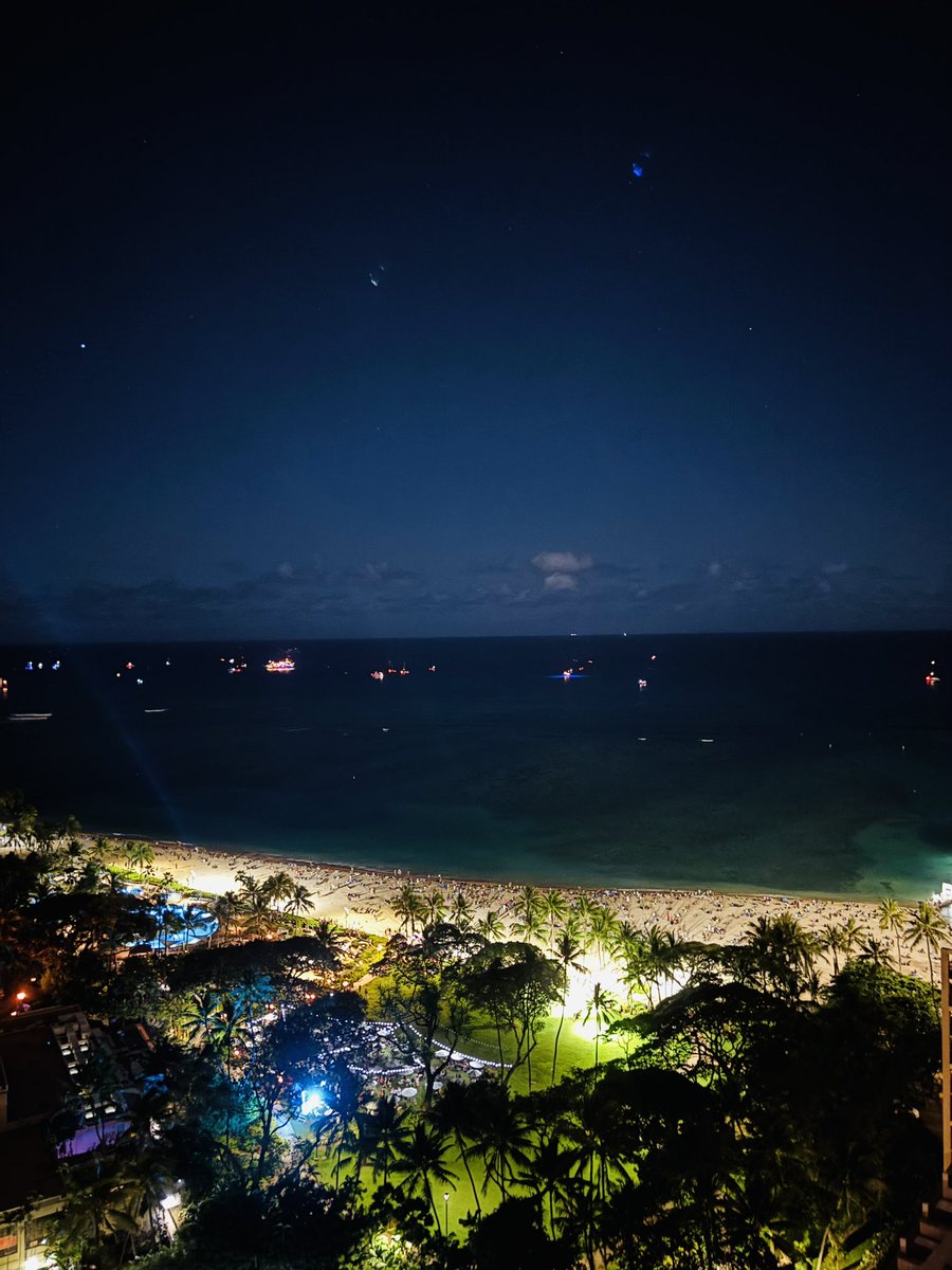 _uhrm's tweet image. ニューイヤー花火待ち
推しを光らせながら高みの見物