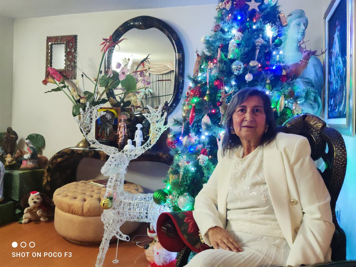 MaestroMalagon's tweet photo. Año Nuevo 
Con la alegria de estar en familia.
2026 será mejor
de la mano de Dios y la Santísima Virgen del Rosario de Chiquinquira
FELICIDADES. https://t.co/jKorXl57KP
