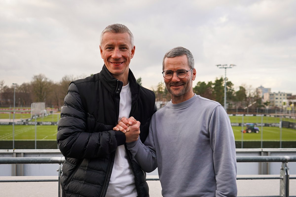 fcn_nachwuchs's tweet photo. Zurück an alter Wirkungsstätte!❤️🖤
Seit heute ist Marek #Mintal wieder ein fester Bestandteil des 1. FC Nürnberg und wird in Zukunft als Stürmertrainer im #ClubNachwuchs mit unseren Talenten arbeiten.
Willkommen zurück, Phantom!🫶
#fcn |#clubnachwuchs https://t.co/Na8p27CDTU