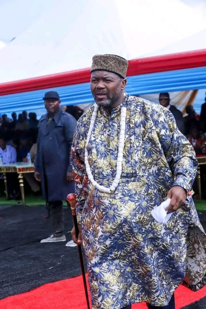 President General of Ohanaeze Worldwide

Let Wike come and deny that Senator Mbata's salt and pepper have not entered his mouth. 

Wike father was manager of several companies but Mbata was fathering him...