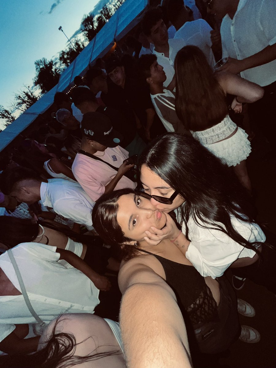 maagg__'s tweet image. feliz año, amor d mi vida 😍😍😍