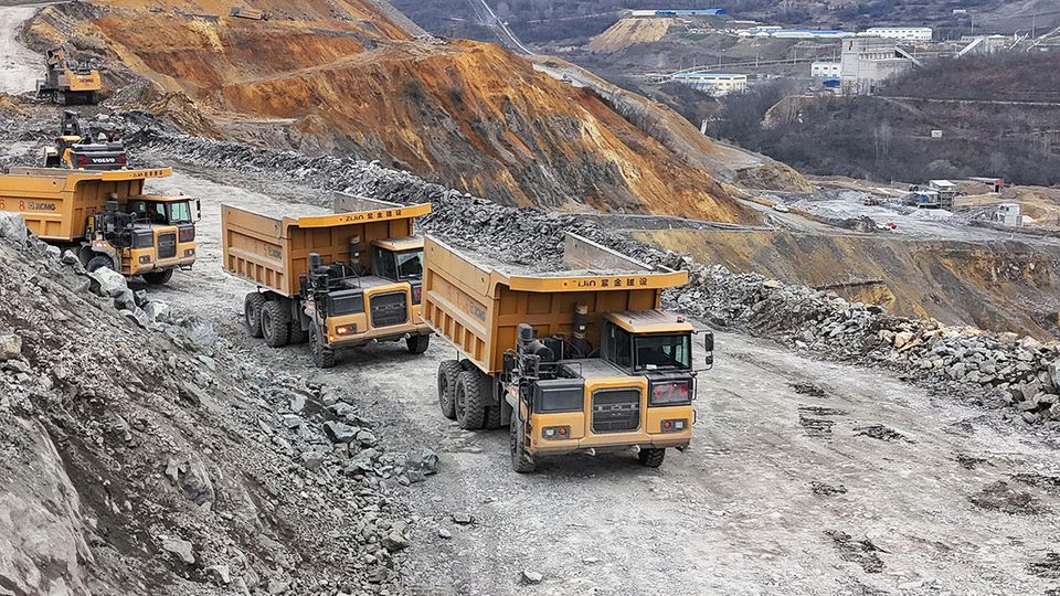 🚨 INVESTING : "Le aziende minerarie cinesi in Zambia iniziano a pagare le tasse in yuan"