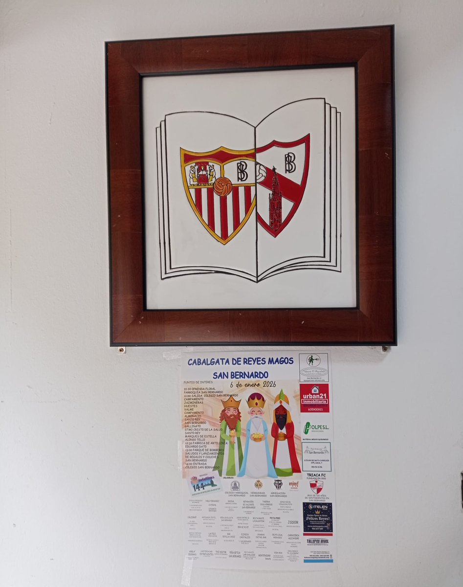 Ya tenemos colocado a la entrada de nuestra sede el cartel de la Cabalgata de Reyes Magos de 2026 del barrio de San Bernardo, que organiza la <a href="/144botellines/">Asoc. 144 botellines</a>.
