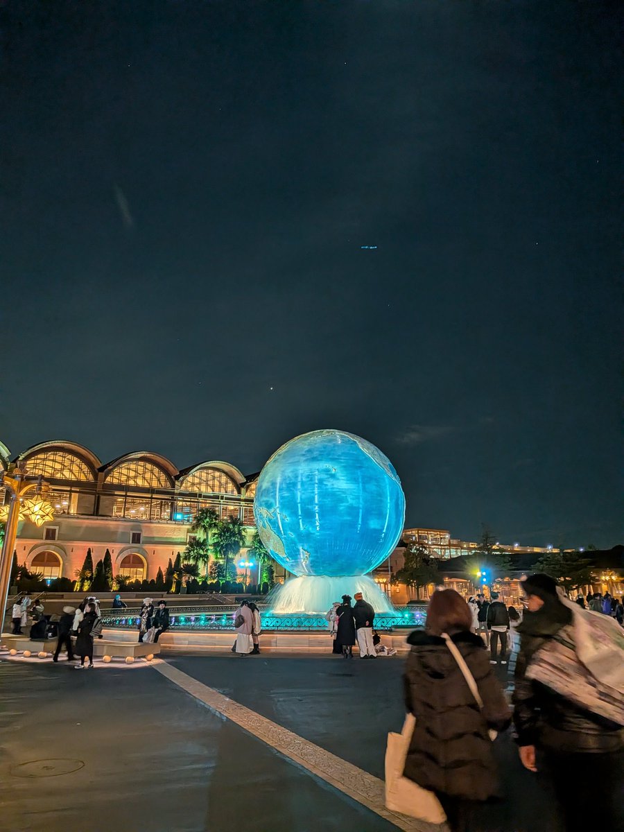 すっかり夜である。
足が疲れたのでそろそろ帰ろう。Believeはまたの機会に。