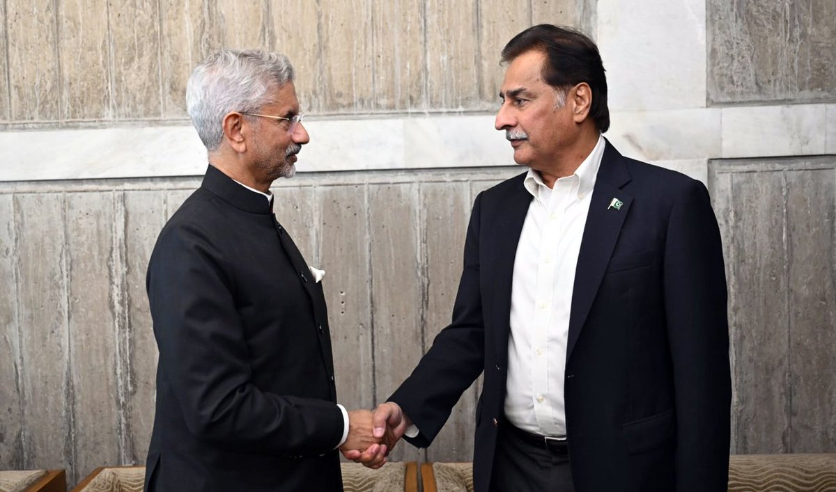 لگ ایسے رہا ایاز صادق صاحب نے دو لگادینی