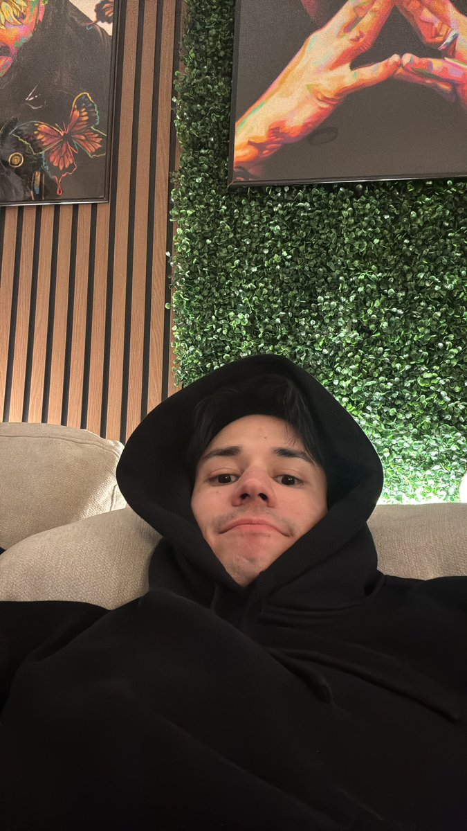 LoganRDJ tweet media