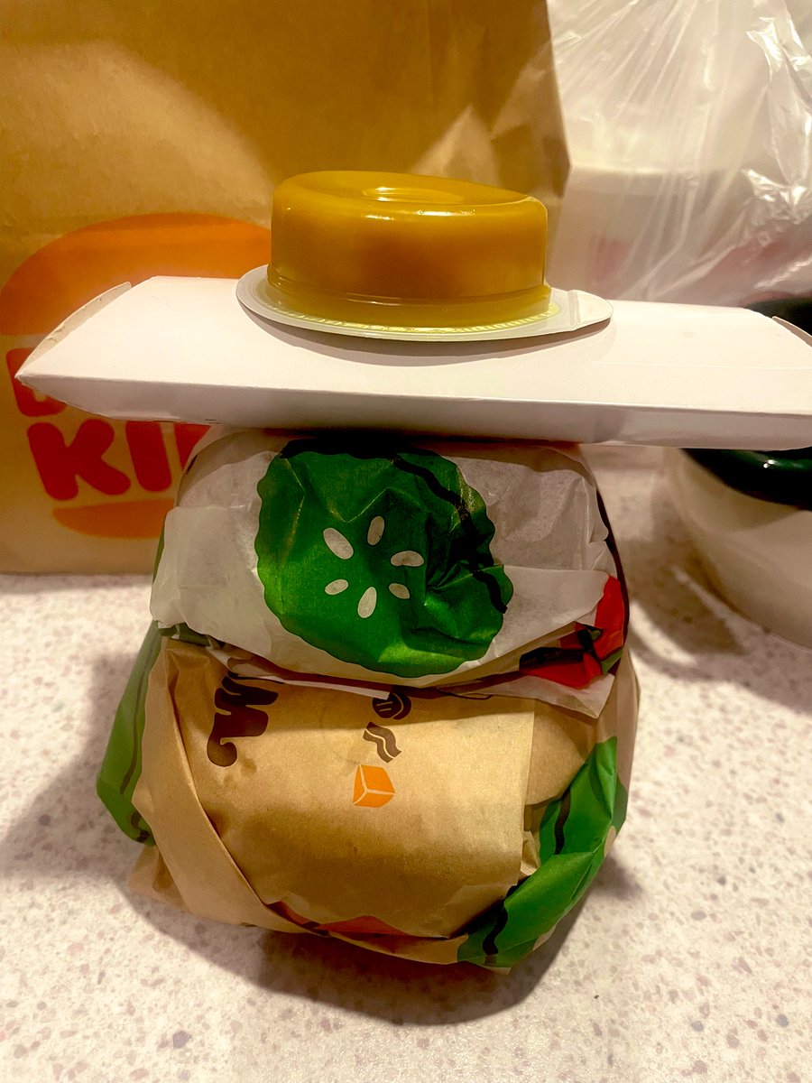 #バーガーキング鏡餅
 新年のお慶びを申し上げます🍔