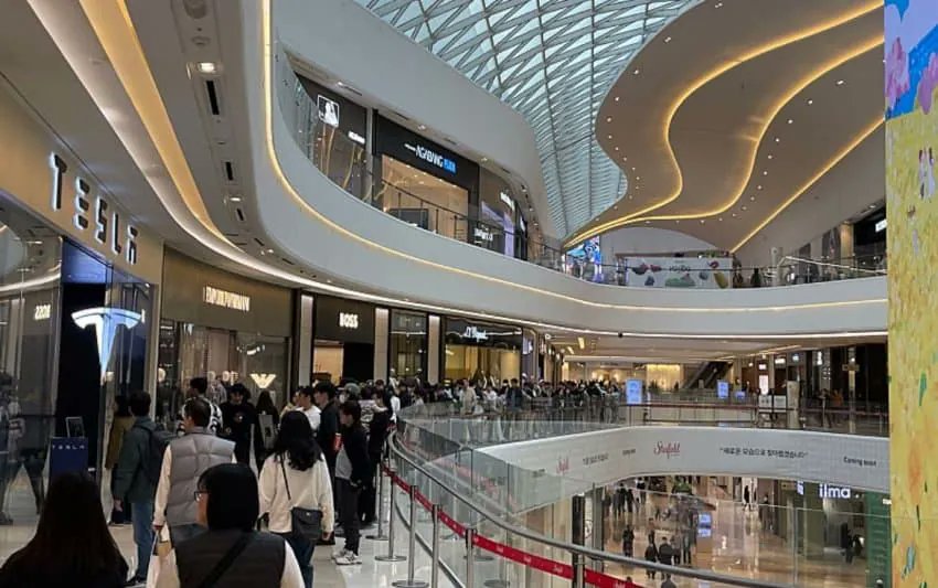 lonnie9484's tweet image. 하남스타필드 테슬라 스토어 근황
$TSLA