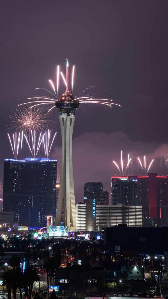 LasVegasLocally's tweet photo. Photo of the Night, via George Alexander (IG/lambo.georgie) https://t.co/cPjrY4s48M