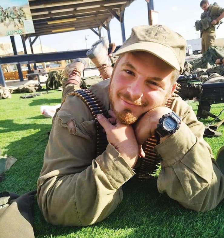 shlomopolak580's tweet image. הלוחם הגיבור רני תמיר נפל בעזה היום לפני שנתיים בדיוק.
שתפו לזכרו של רני תמיר גיבור ישראל!!