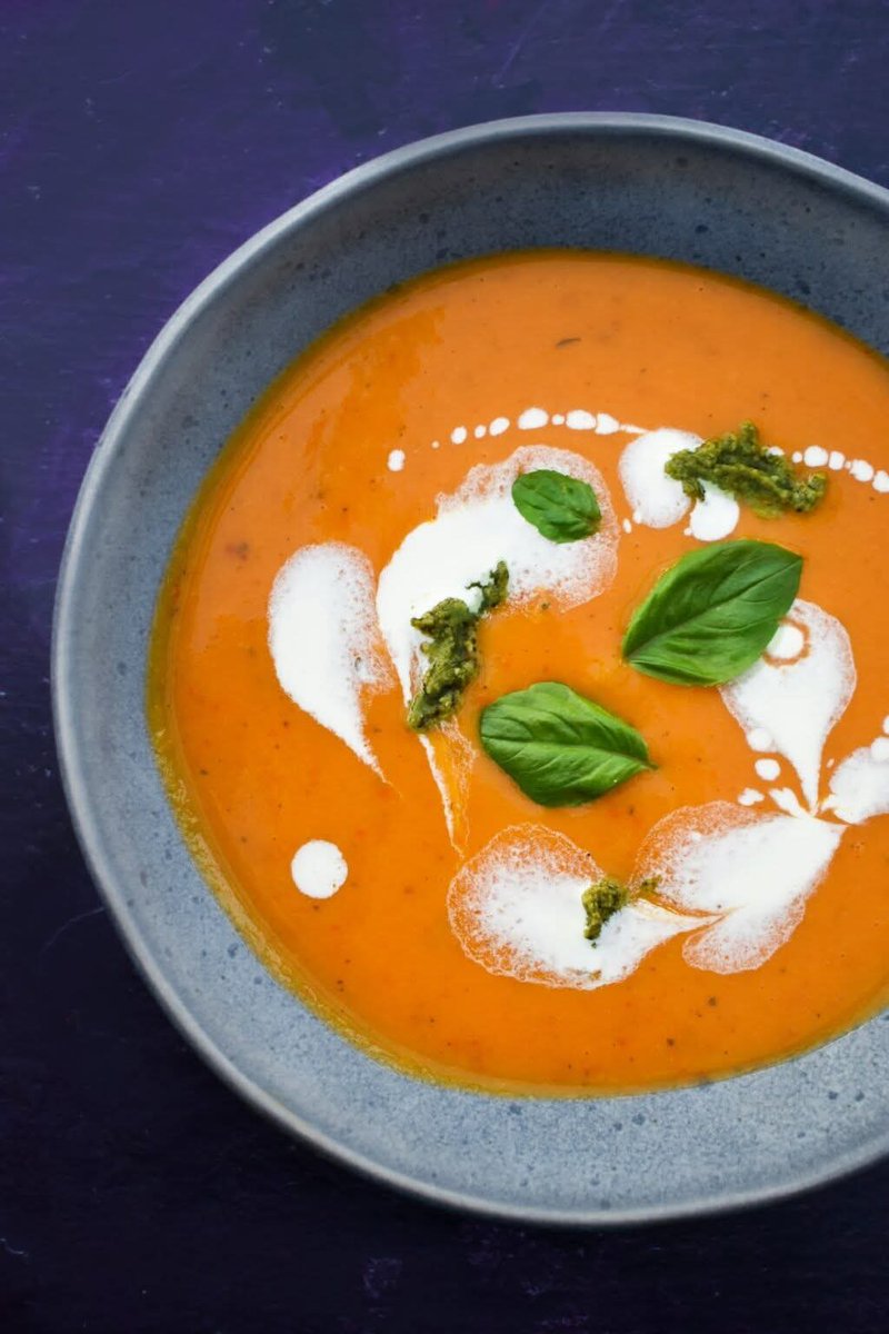 vegan_lunch_box's tweet image. Happy New Year and let's start the new year right with a healthy and bloomin delicious Butternut Squash and Red Pepper Soup.
theveganlunchbox.co.uk/easy-roasted-b… #vegan #veganuary