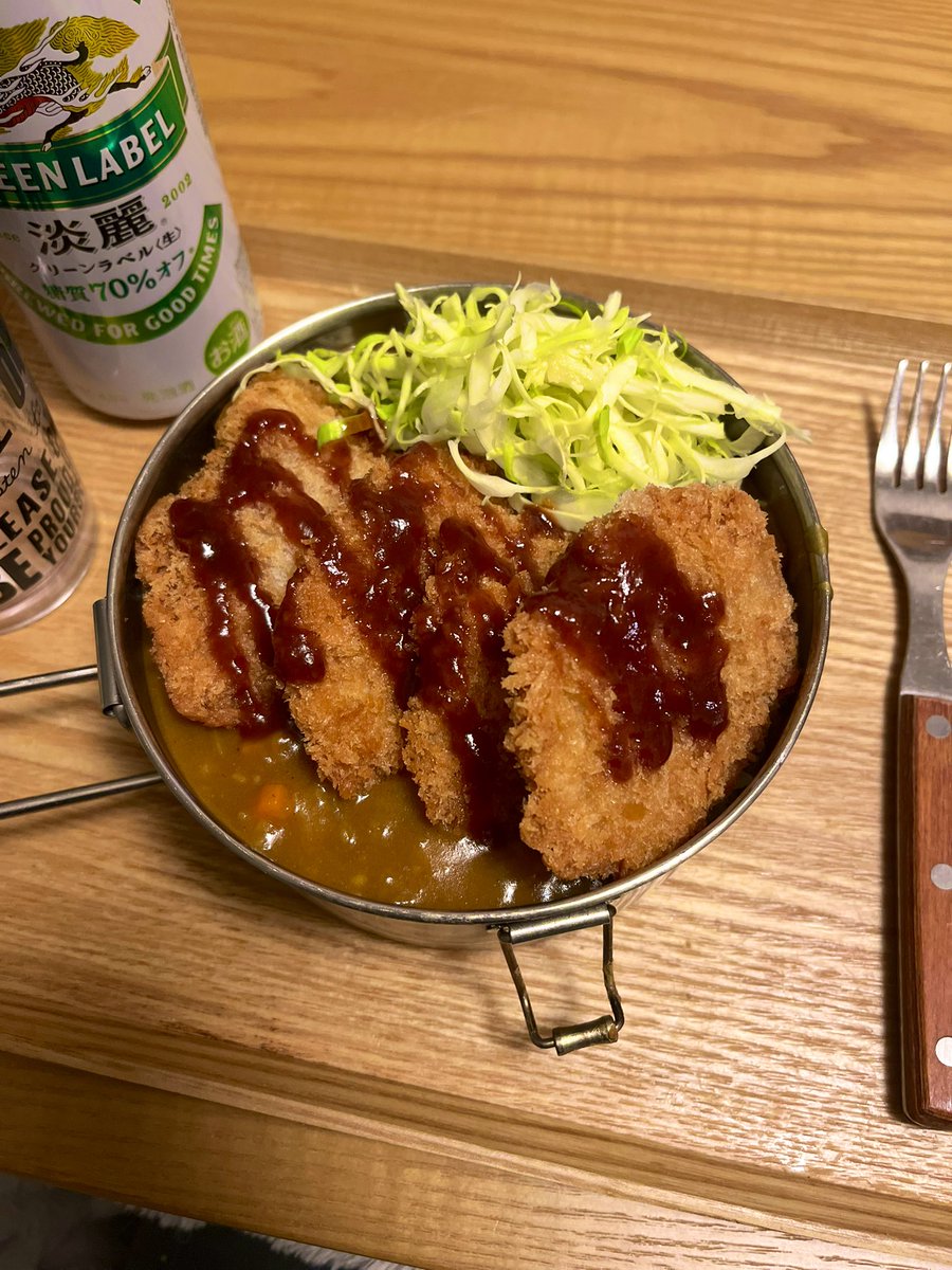 新年の食事は元金沢民らしく？金沢風カレー

子供の頃からおせち苦手なので我が家は毎年違うメニュー

そういえば、母方の実家では毎年手作りのおせちが出てきてたな
普段は仕事しつつ盆も正月も家の事してたばぁちゃん365日働き詰めなのマジやべぇ…

なのにおせち嫌いとか言って申し訳なさすぎる😱