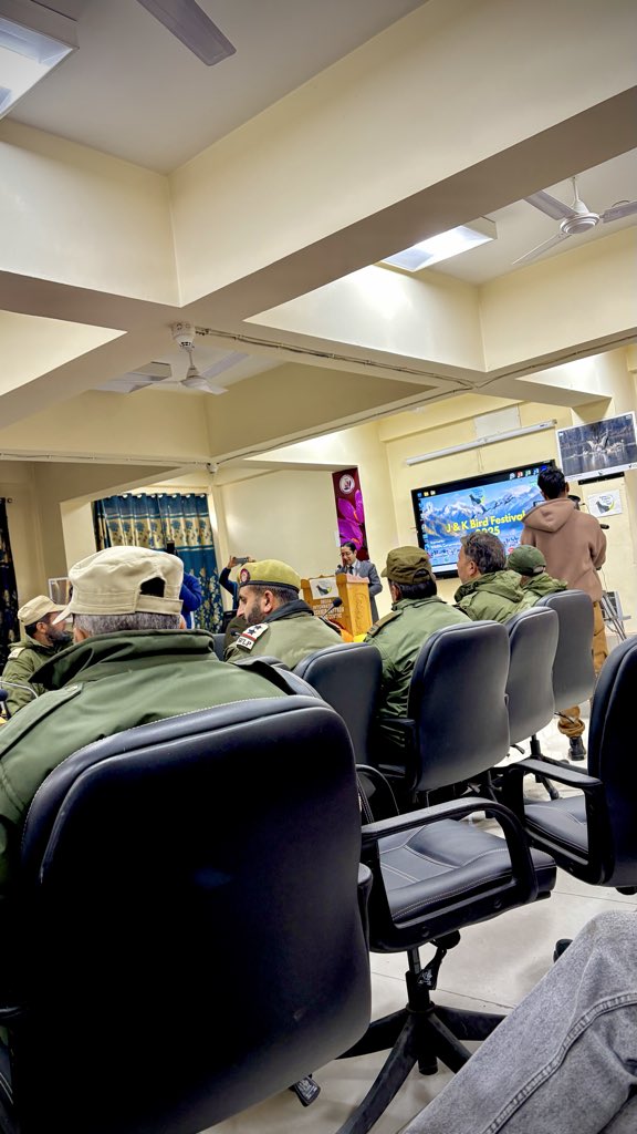 Meer Aamir tweet media