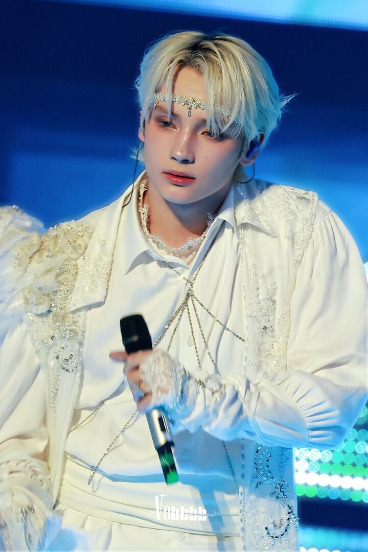 Saking cakepnya, sender kira ini fanart pas pertama lewat tl. Eh ternyata foto dari fansite -star