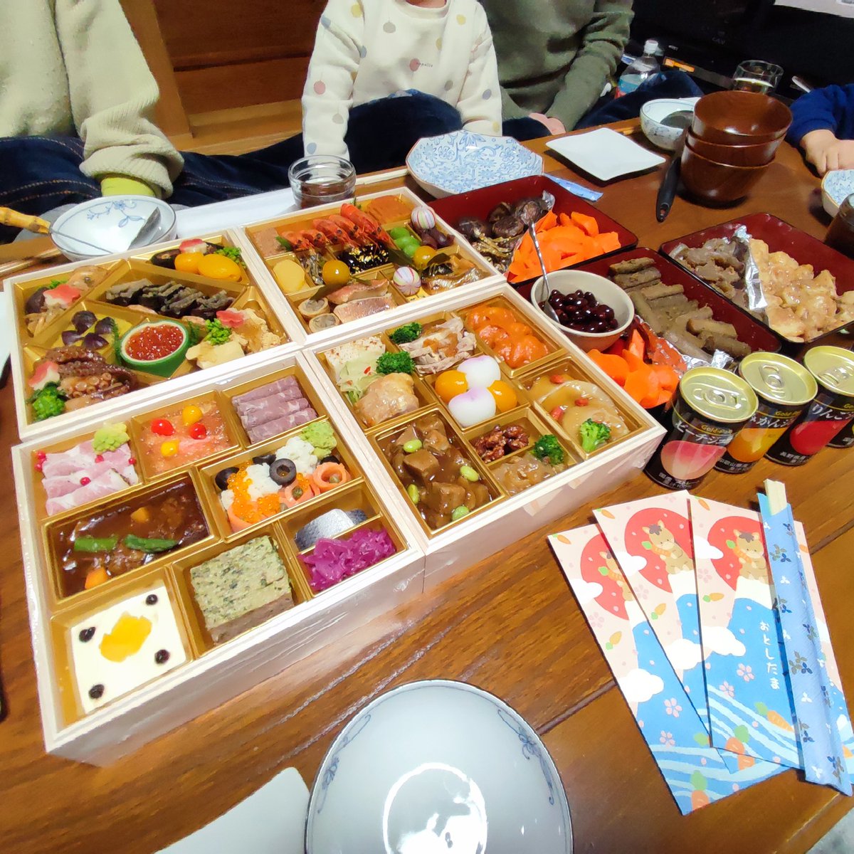 cayman555's tweet photo. 家族団欒お正月☺️
高島屋のおせちより手作りのが美味い笑（自画自賛）

#2026 https://t.co/AG3aQhDiHX