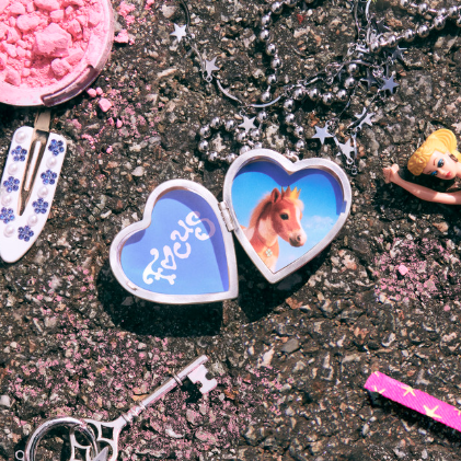 Focus by Hearts2Hearts was crowned as the most acclaimed rookie album of 2025 by Forbes.