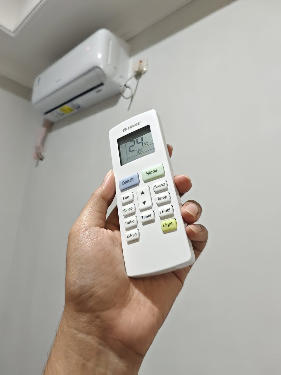 iqqqbalmu's tweet image. Setelah riset scroll review berhari2, akhirnya memutuskan beli ac gree.

Pas udah dipasang &amp;amp; ngerasain sendiri, GAK GAK NYESEL SAMSEK.

Suhu 25 fan 1 aja udah dingin polll. Indoor outdoornya pun ga berisik. Hati tenang karna garansinya termasuk yg paling lama dibanding merk lain.