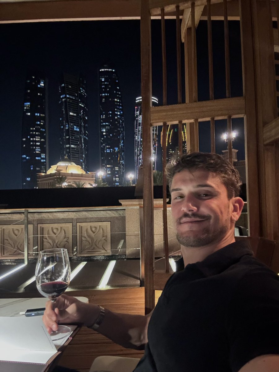 RiccItalian's tweet photo. 2026🥂 https://t.co/qXTgEW14Zc