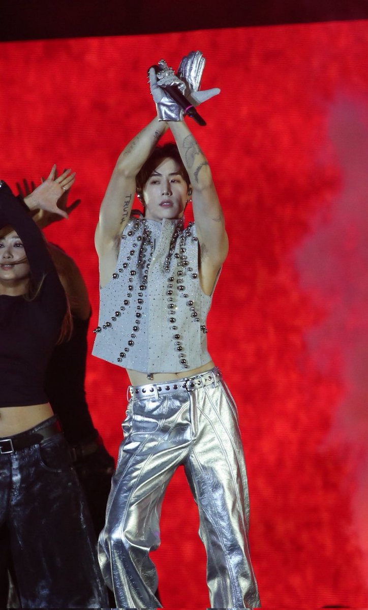 บิดขอโทษสังคม