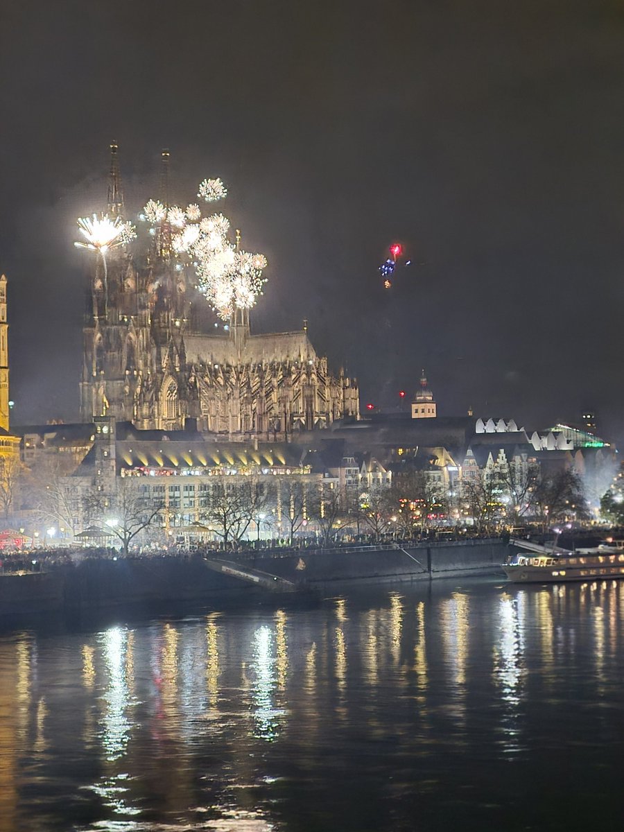 LMHTweets's tweet image. Happy New Year 2026