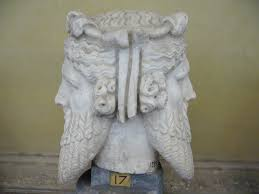 emilio_delrio's tweet photo. IANUS era el dios romanos el dios de las puertas, los comienzos y los finales, x eso se representa con dos caras, el pasado y el futuro
Da nombre al 1er mes del año IANUARIUS> enero (Janeiro en portugués, de ahí Río de Janeiro) 

FELICEM NOVUM ANNUM MMXXVI https://t.co/nedR5Fn94E