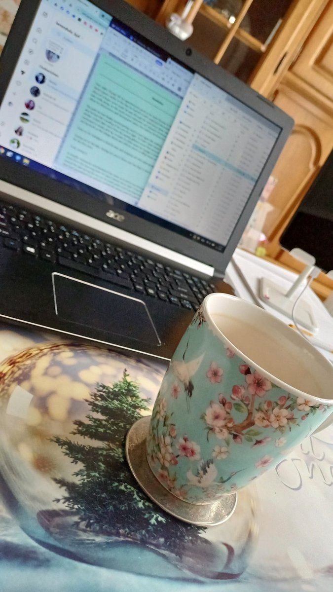 Hayley Moon tweet media