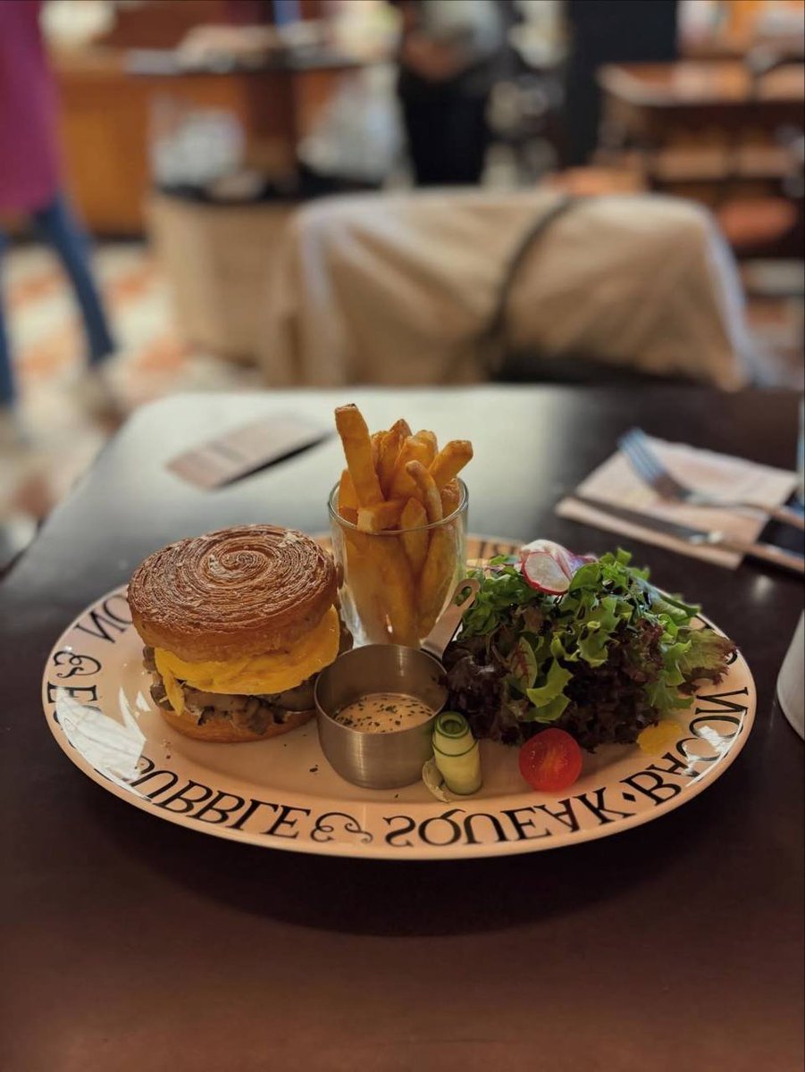 CriticalCrix's tweet image. 