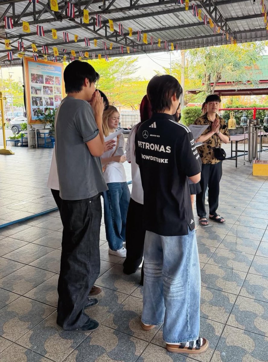 decem2er's tweet image. ภีมไปทำบุญกับครอบครัวเป้อ 😭😭😭😭😭😭😭😭😭😭