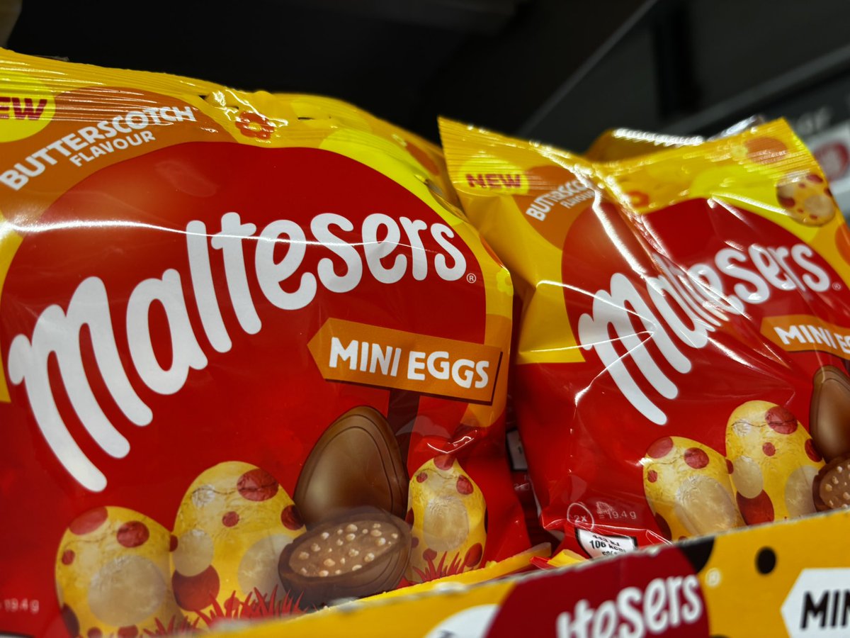 MrsManxTiger's tweet photo. I went to bed on New Years Eve and woke up at Easter apparently…. Well played Co-op and happy Easter apparently 🤣🤣 🫣🫣 #easter #coop https://t.co/HNR2tYeBh4
