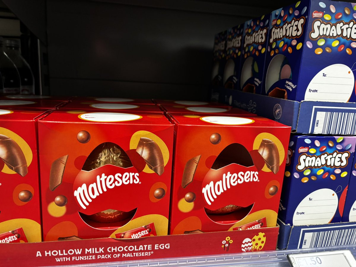 MrsManxTiger's tweet photo. I went to bed on New Years Eve and woke up at Easter apparently…. Well played Co-op and happy Easter apparently 🤣🤣 🫣🫣 #easter #coop https://t.co/HNR2tYeBh4