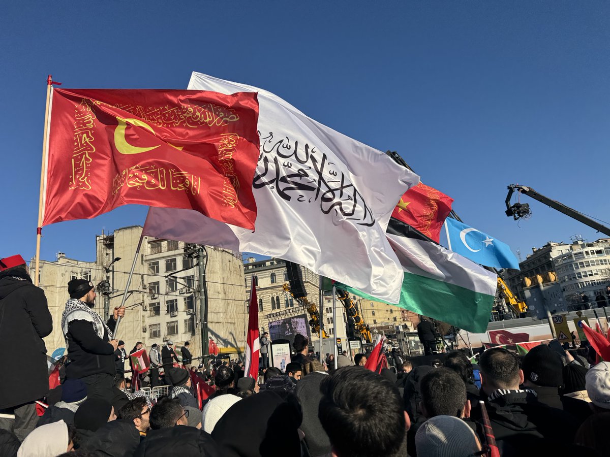 İstanbul Galata’dan Kudüs’e selam olsun.

Yüzbinler tek yürek, Milletimizin duygularına tercüman oldu.
Mazlum Filistin halkı yalnız değildir.

Zalimin karşısında, Mazlumun yanındayız, Bu bizim ortak karakterimizdir.
#İstanbulGalata #Filistin #Gazze