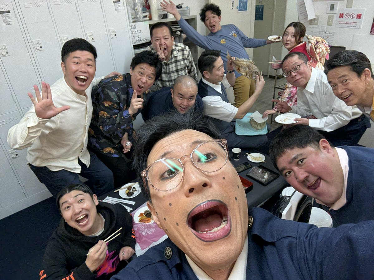 suchigunsou's tweet photo. 明けましておめでとうございます‼️
本年も吉本新喜劇をよろしくお願いします🎊 https://t.co/OafbWeAGsg