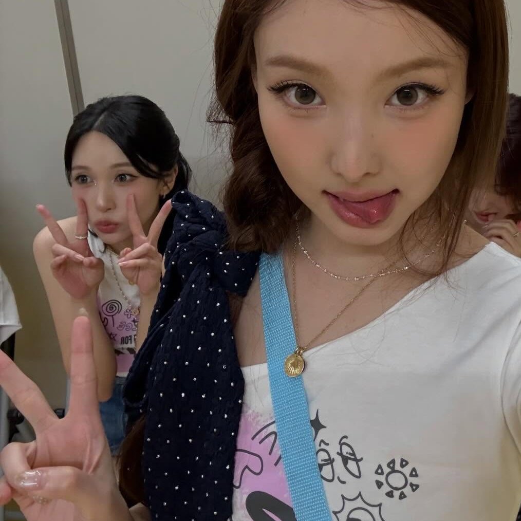 mina lover tweet media