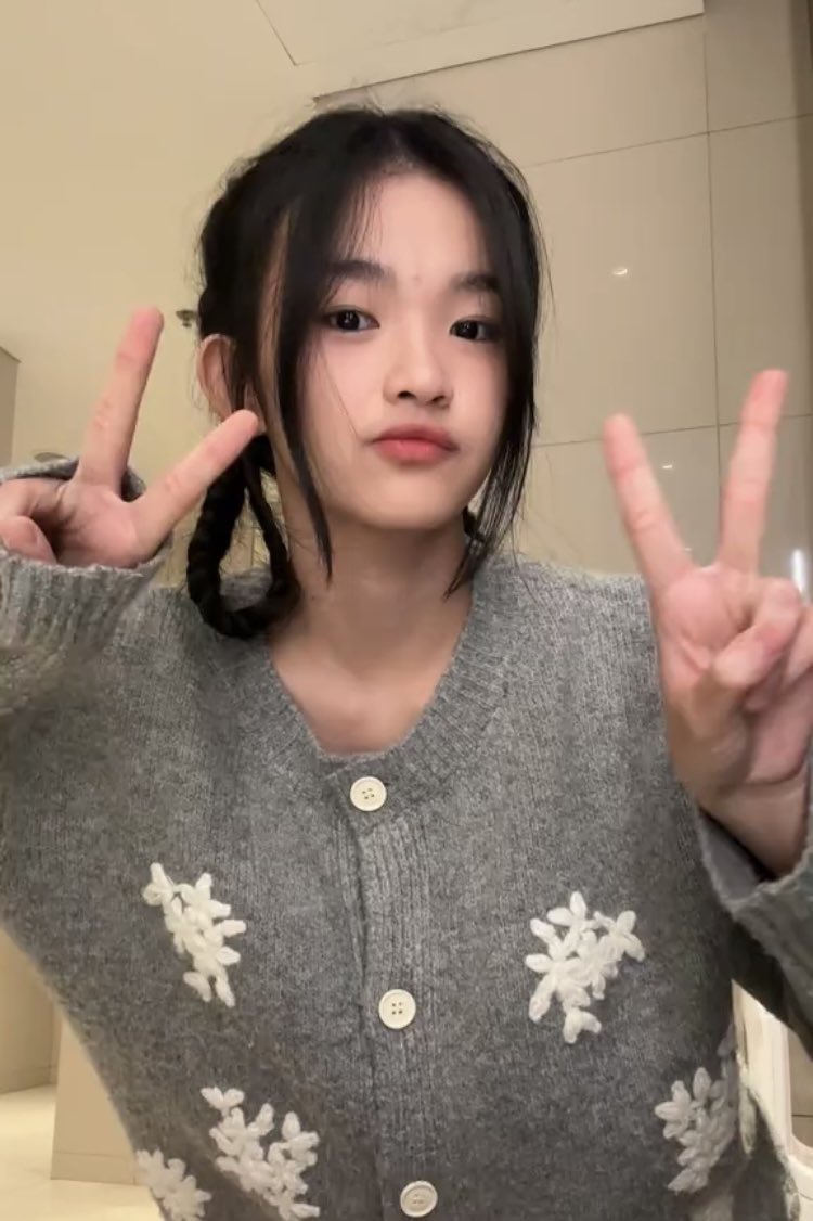 ForLoveliest's tweet image. 😙✌🏻