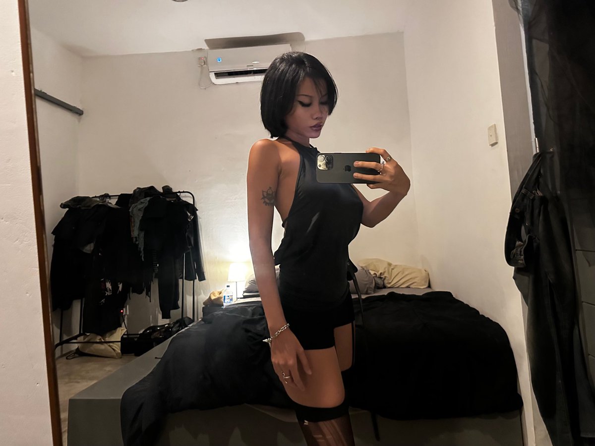 m3gumiii's tweet image. outfit NYE