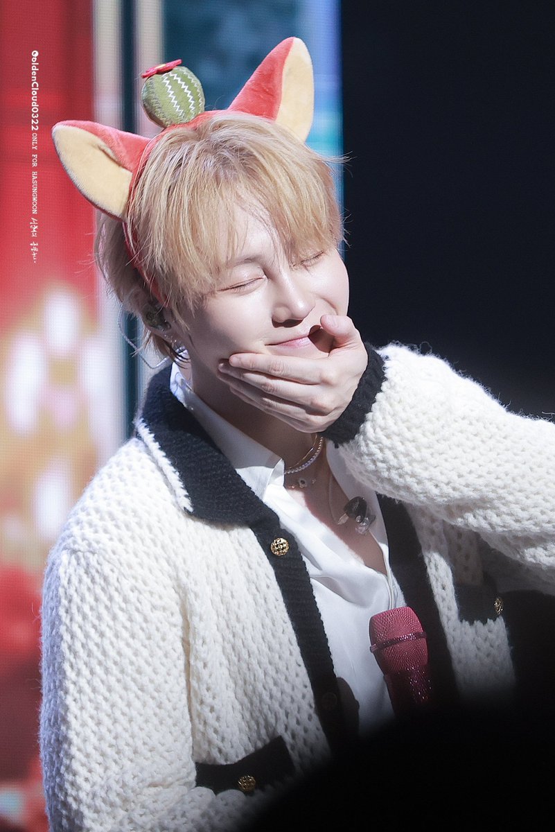 GoldenCloud0322's tweet image. 251231
하성운 팬미팅 Tell The World

아궁빵 귀여워 🤭

#하성운 #HASUNGWOON @gooreumseng