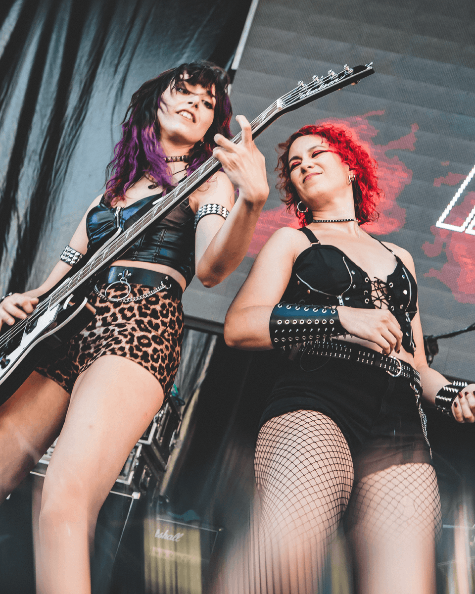 ZurbaranRock's tweet photo. 🔥 #TBT del conciertazo de 𝗥𝗔𝗩𝗘 𝗜𝗡 𝗙𝗜𝗥𝗘🔥
Los madrileños hicieron arder el Zurbarán con su heavy metal clásico de espíritu rebelde ⚡🎸
¿Quién cantó a pleno pulmón con ellos aquel día? 👇
#ZurbaránRockBurgos #ZurbaránRock2025 #FestivalGratuito #RaveInFire https://t.co/NEKhDiGPsn