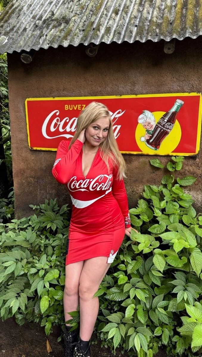 Be honest… RT for a nude from 2012
Or LIKE for a 2026 nude in you dm 😜