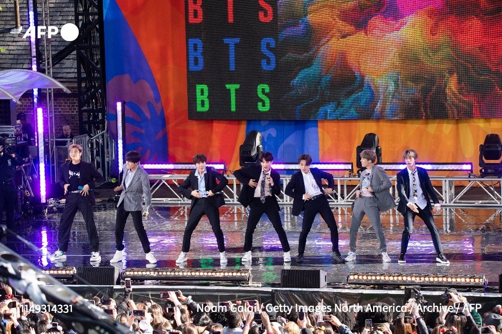 🇰🇷 Le célèbre groupe de K-pop BTS a annoncé son retour en mars, après une absence de plusieurs années, avec la sortie d'un nouvel album qui précèdera une tournée mondiale ⤵️