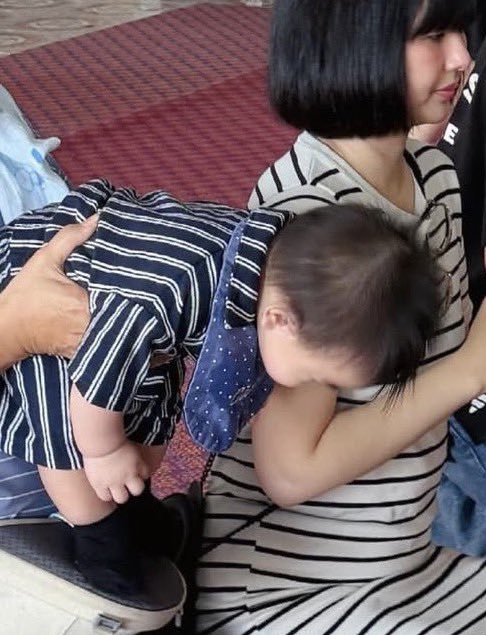 decem2er's tweet image. ภีมเป้ออาจต้องหยุดจีบกันก่อน ดูน้องนิดนึง