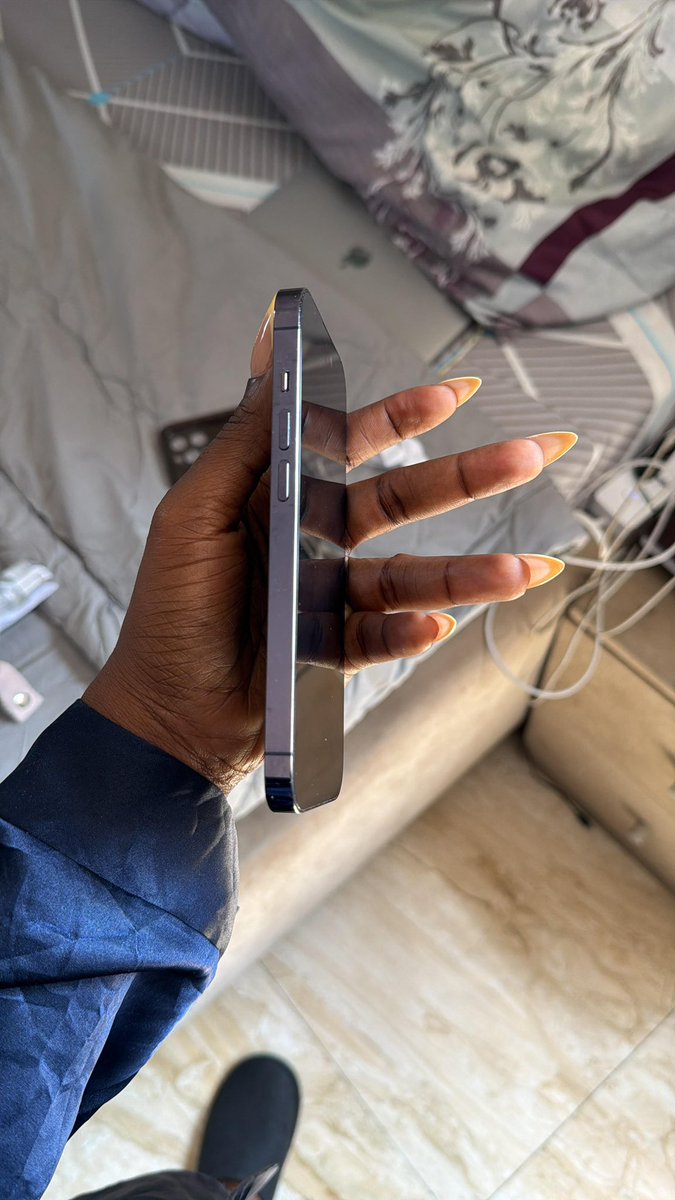 Mz_Tosyn's tweet image. I have this IPhone 14 Pro for sale, 256gb,  battery life 100%
It’s going for 800k. Please Repost.