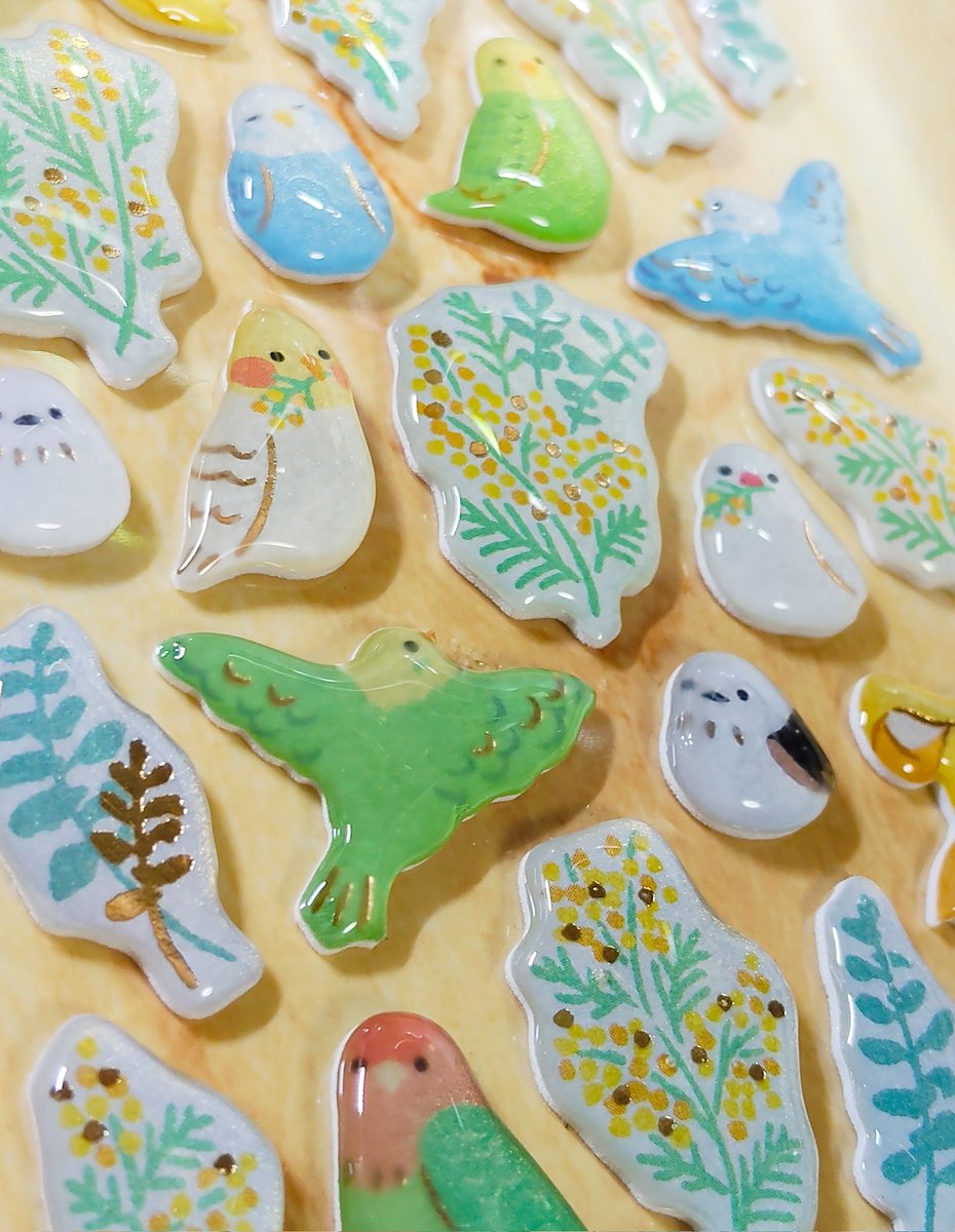 プクプクシール…？すんごい分厚いシールが人気とかで、結構前に地方に居る同級生が「探して欲しい」と頼まれたんだが、全く無かった。

なので、試しに作れるかテストしたら意外とそれっぽくなった✨